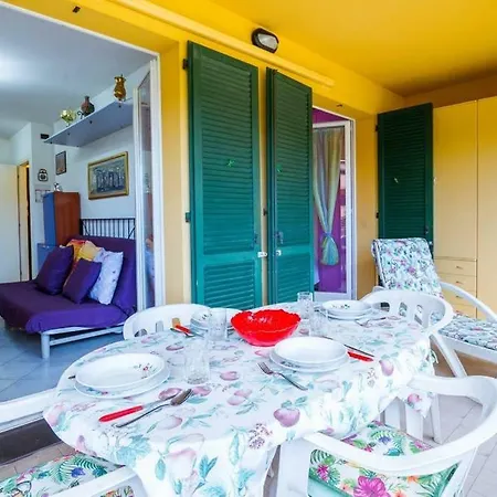 Garage, Piscina, Accesso A Mare E Pista Ciclabile